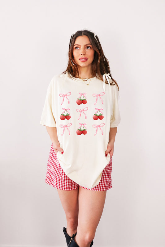 Cute Strawberry Coquette T-Shirt,Comfort Colors,Summer Strawberry Shirt,Coquette Aesthetic,Pink Bow Shirt,Strawberry Aesthetic,Cottagecore